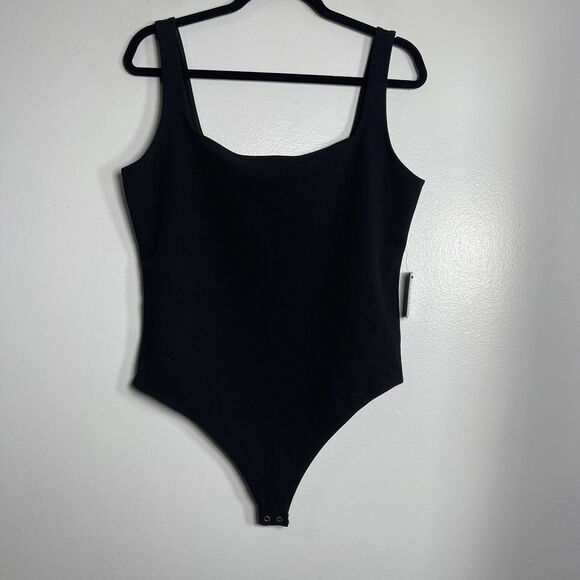 EXPRESS Thong Bodysuit Large Black NEW Tank Top Sleeveless Modern Basic Casual - Picture 1 of 6